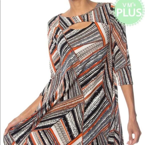 Keyhole Detail Geometric Pattern Swing Dress - Picture 1 of 10